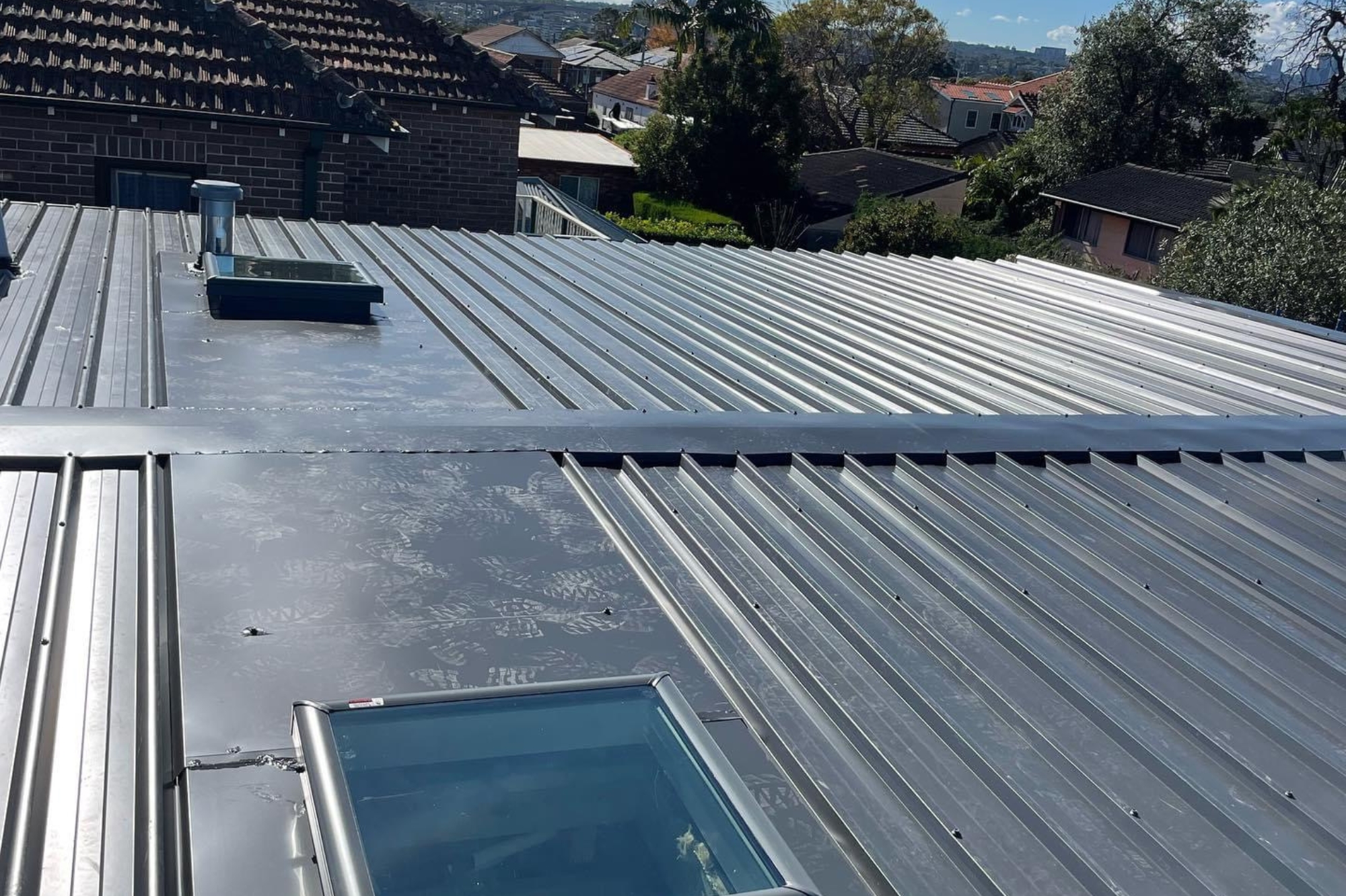 Home 11 ROOF 4